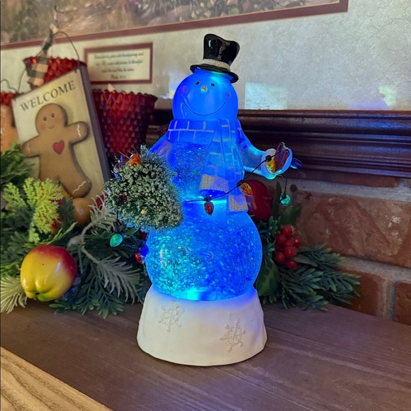 Festive Snowman Color Changing Light Up Snow Globe Christmas Decor - Picture 10 of 11
